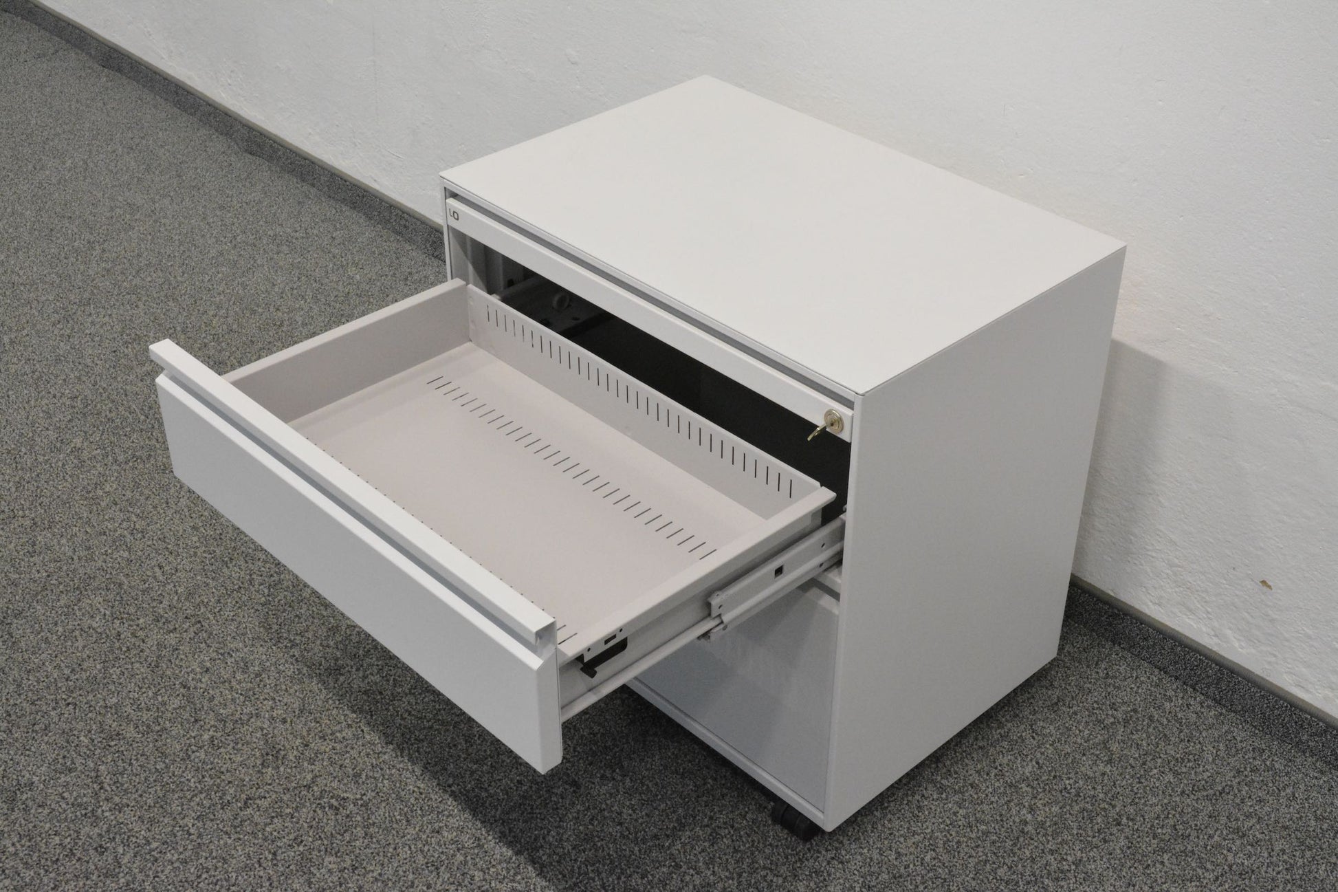 Lista Office Serie L Roll-Korpus mit Schublade offen