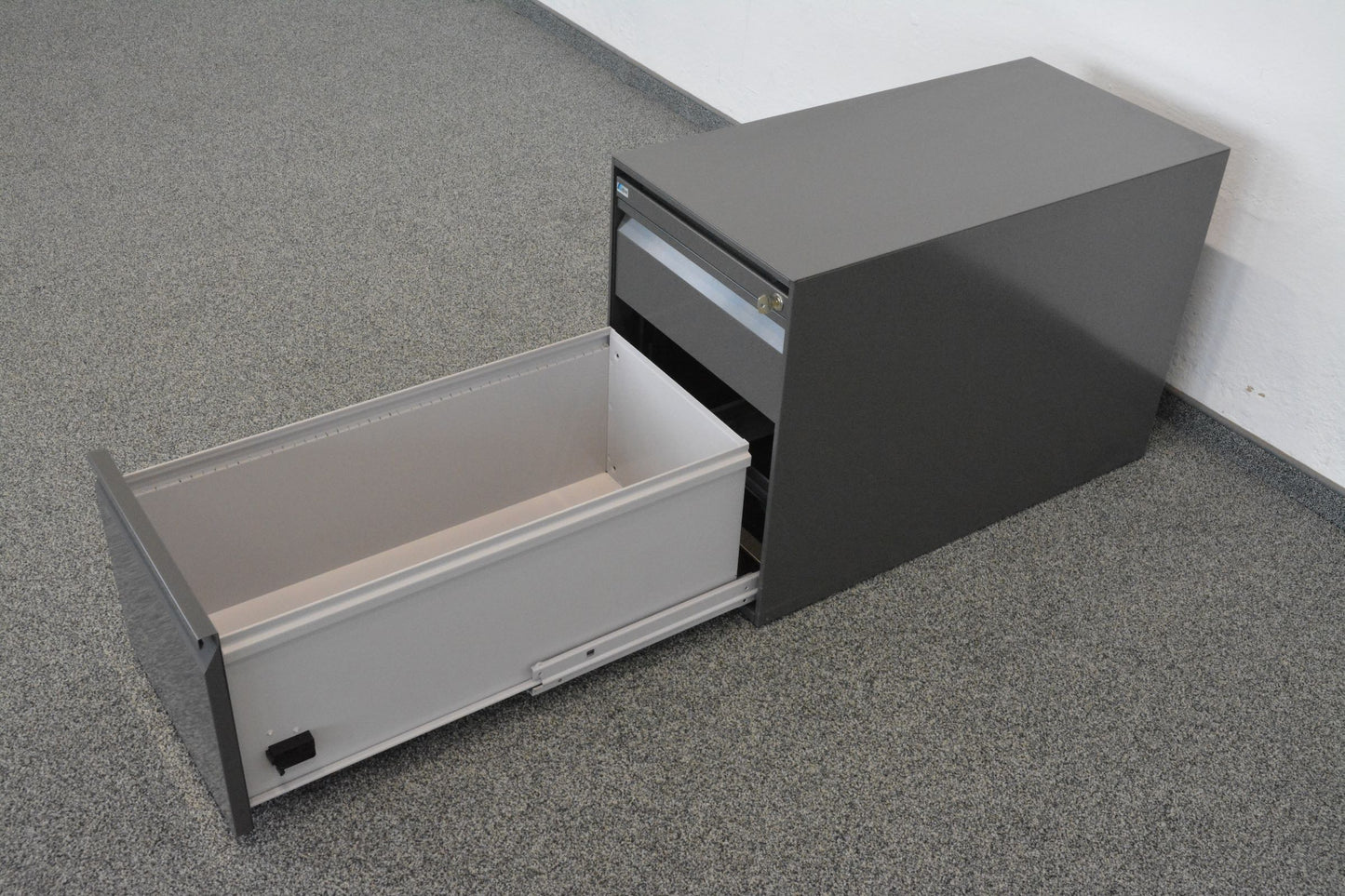 Lista Office Serie L Unterstell-Korpus mit HR-Auszug offen