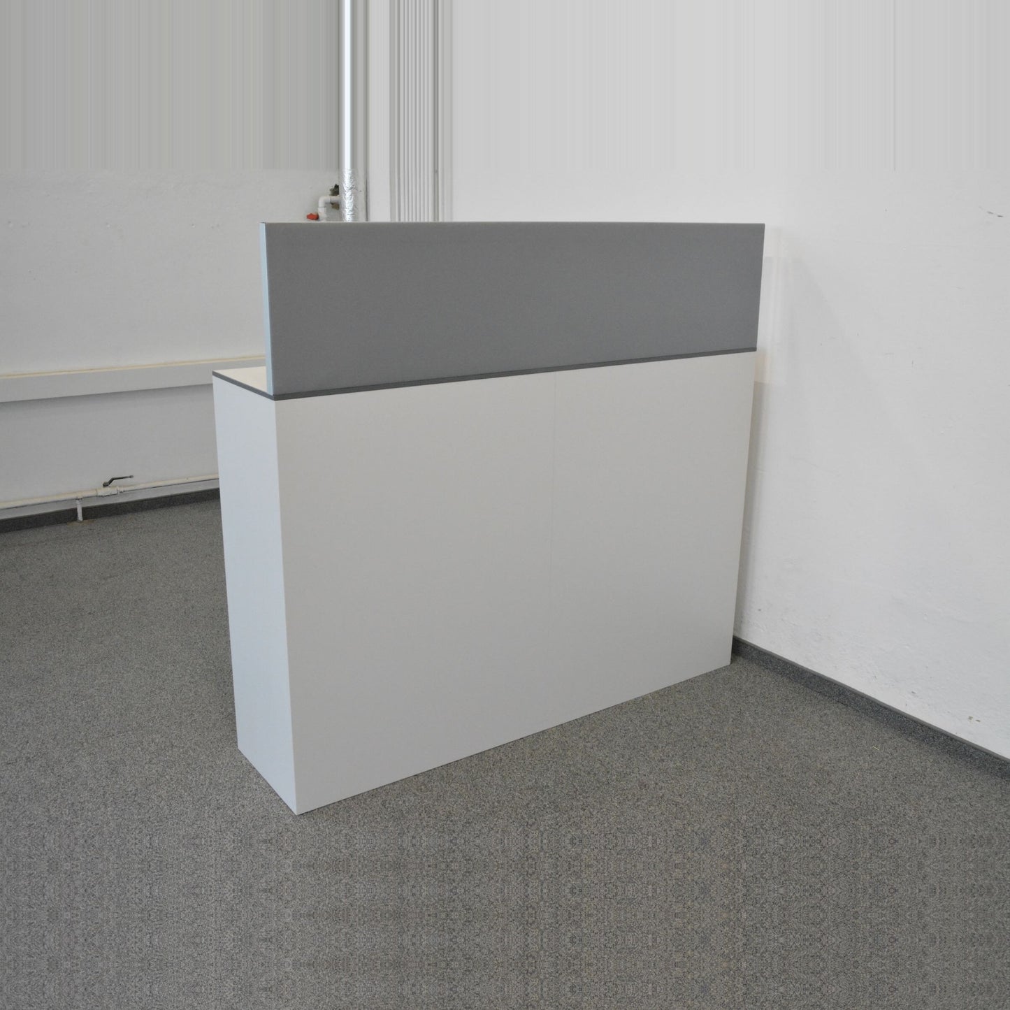 Lista Office Storage Schiebetür-Aktenschrank mit Akkustik-Aufbau