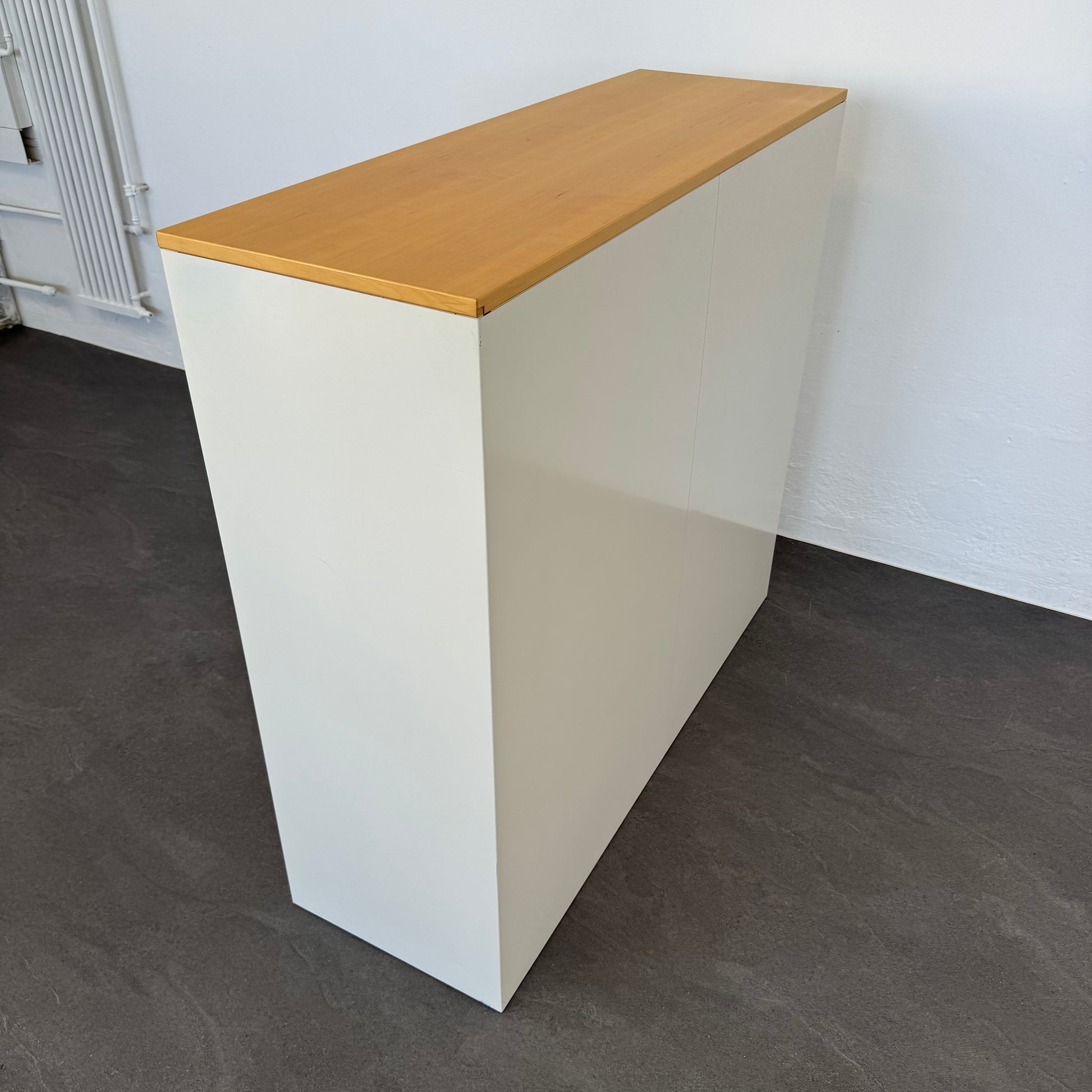 Lista Office Storage Lateralschrank von der Seite