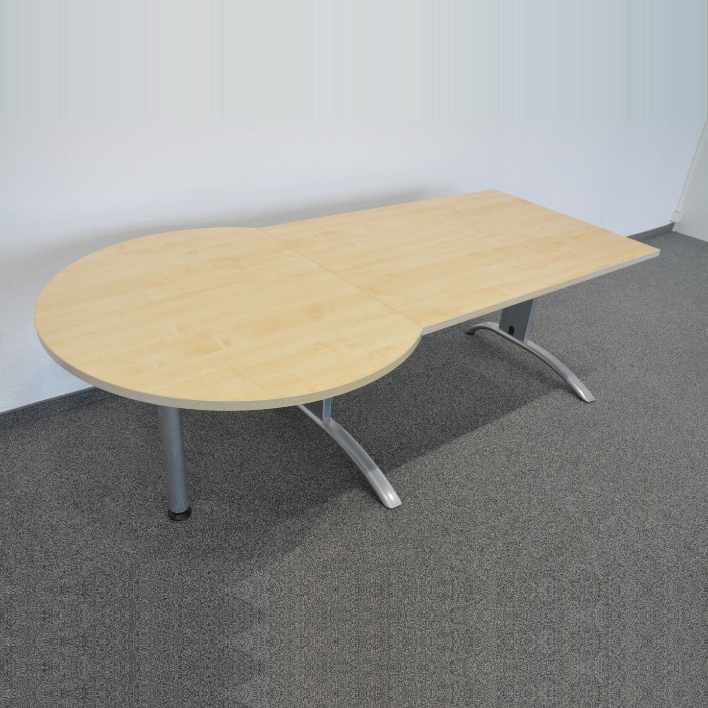 Hammerbacher MyTable F Schreibtisch mit Anbau-Sitzungstisch