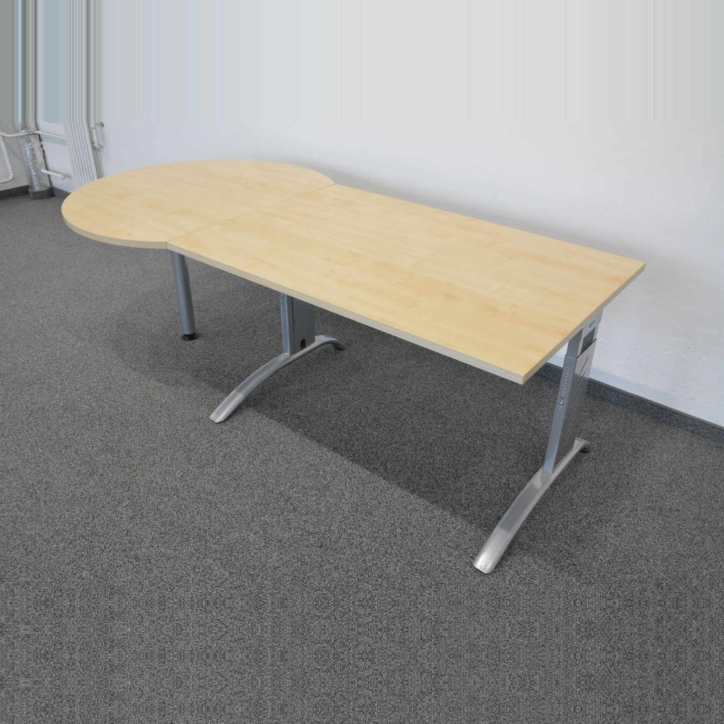 Hammerbacher MyTable F Schreibtisch mit Anbau-Sitzungstisch
