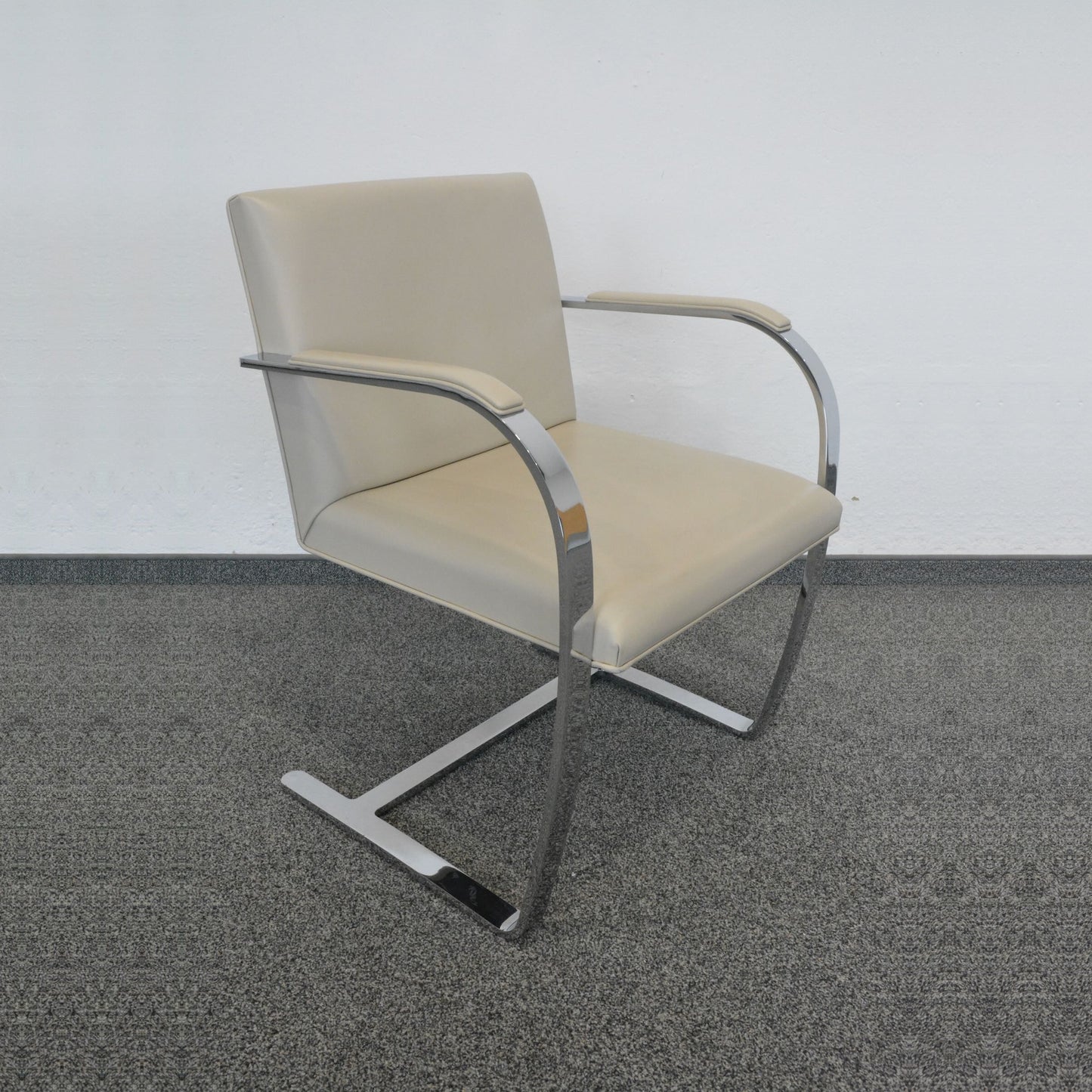 Knoll International Brno Chair Flat Bar