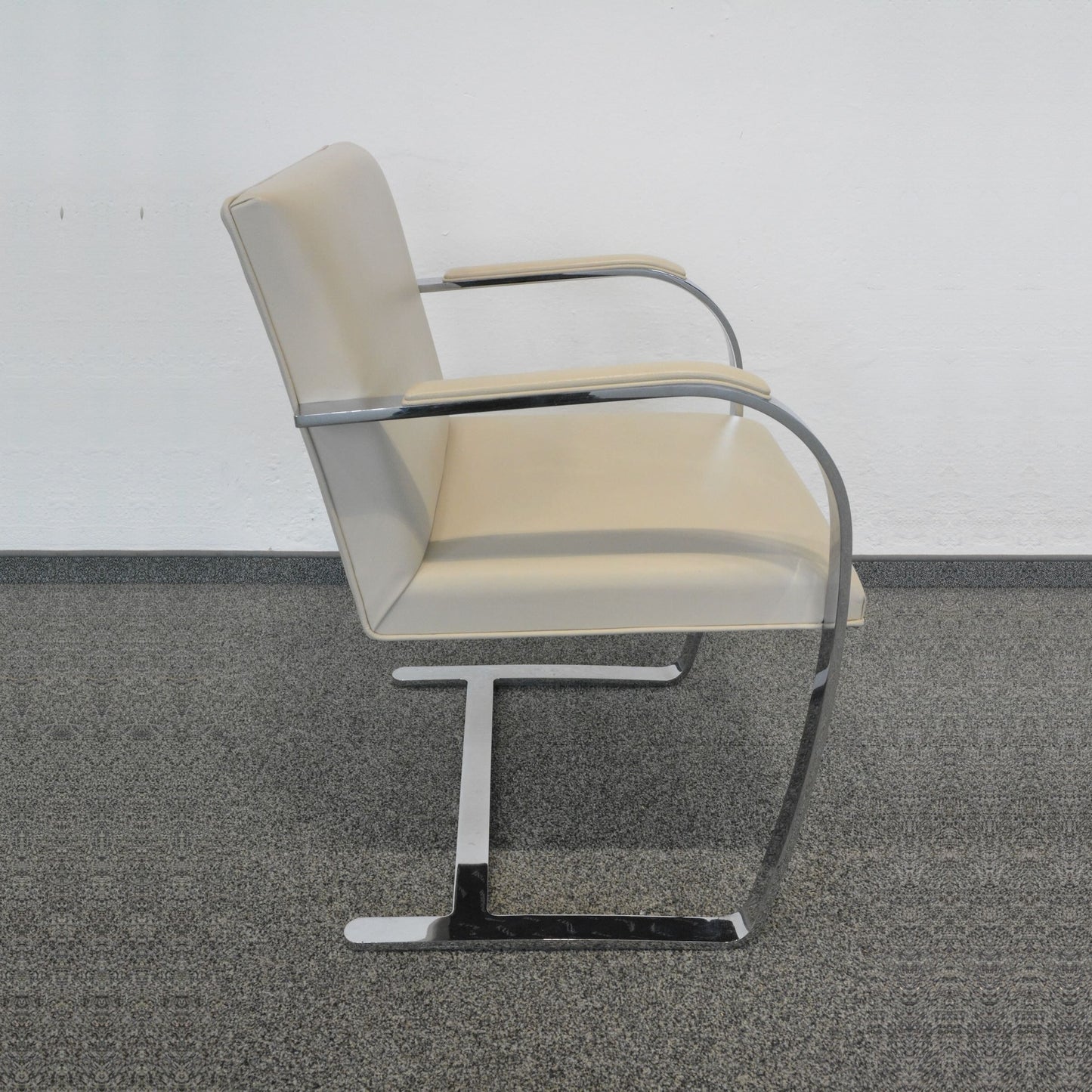 Knoll International Brno Chair Flat Bar