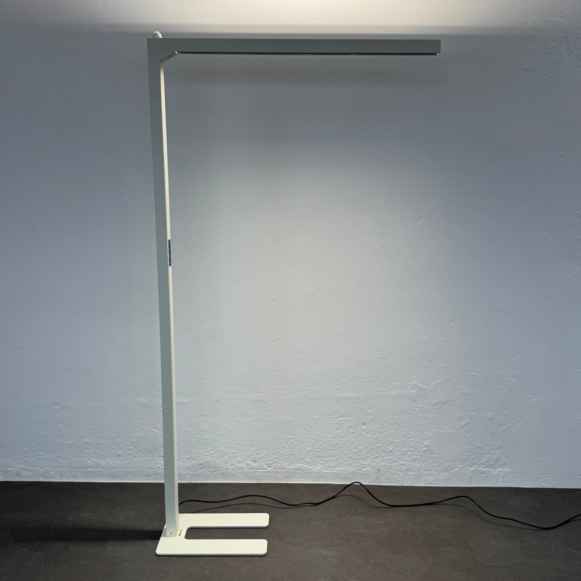 MyLight Slim LED Stehleuchte aus Metall in Weiss - 6035365