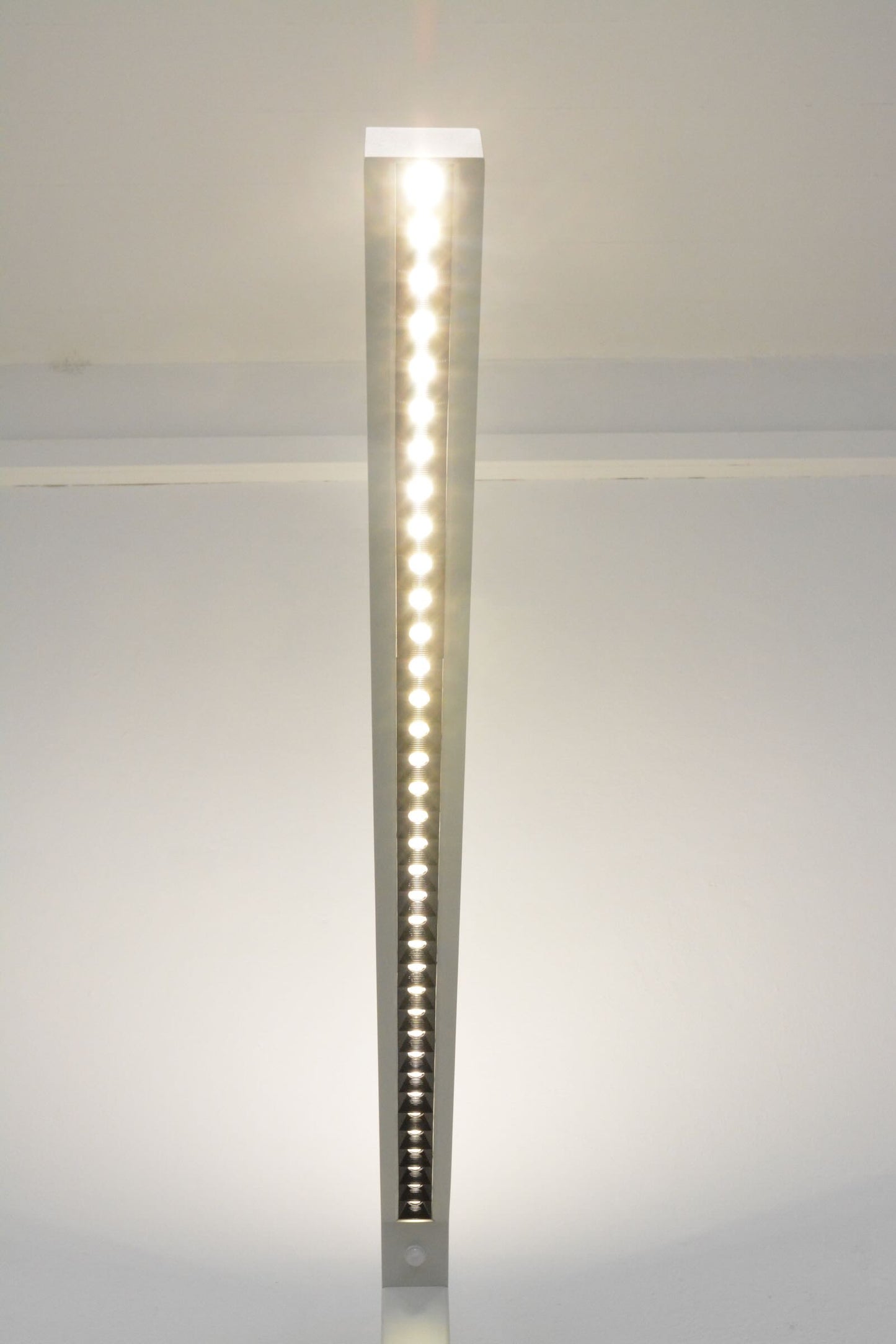 MyLight Slim LED Stehleuchte mit 80 Watt