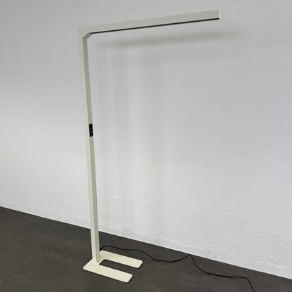 MyLight Slim LED Stehleuchte schräg von vorne - 6035365
