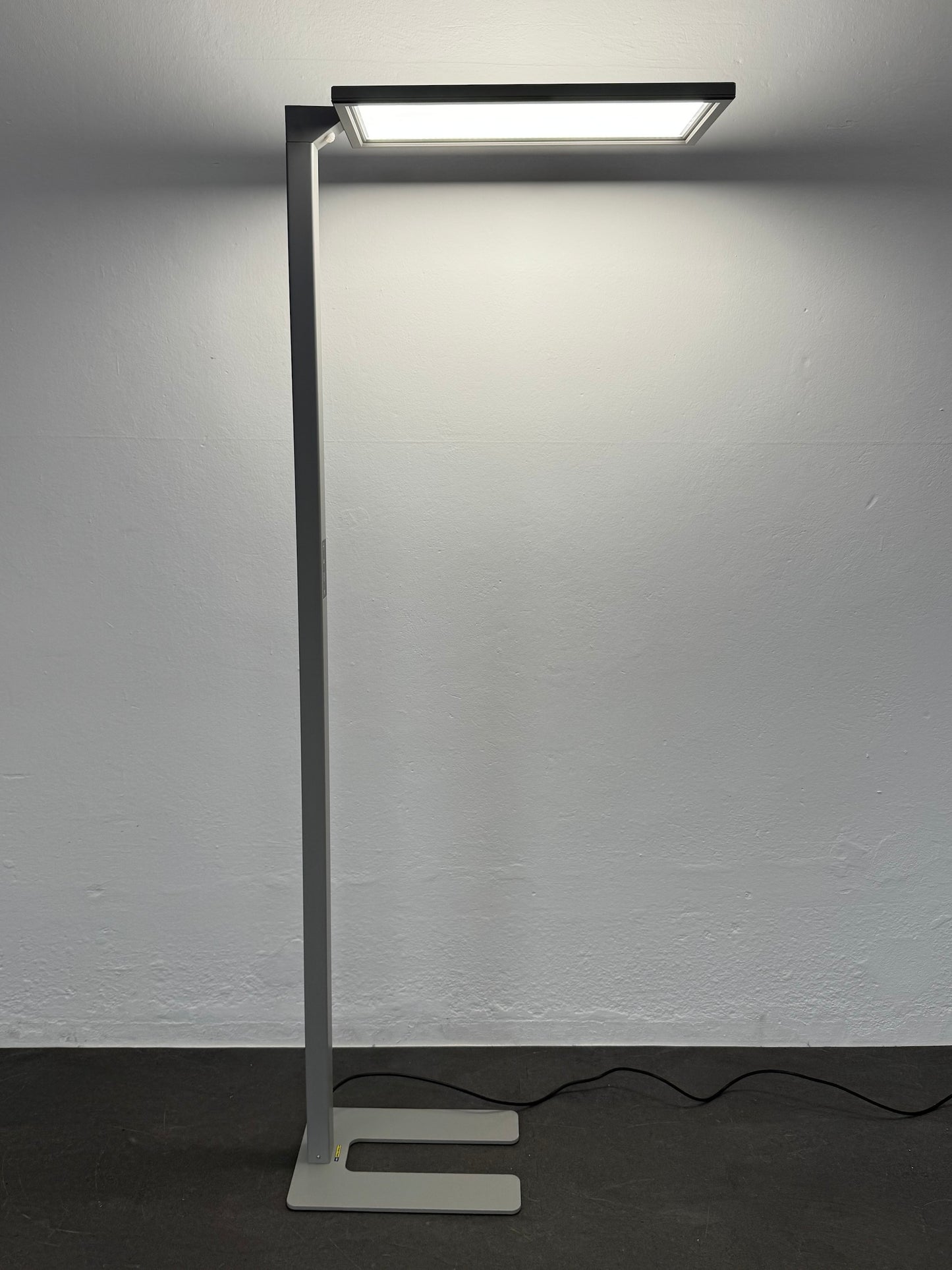 MyLight Classic LED Stehleuchte aus Metall in Silbergrau - 6035367