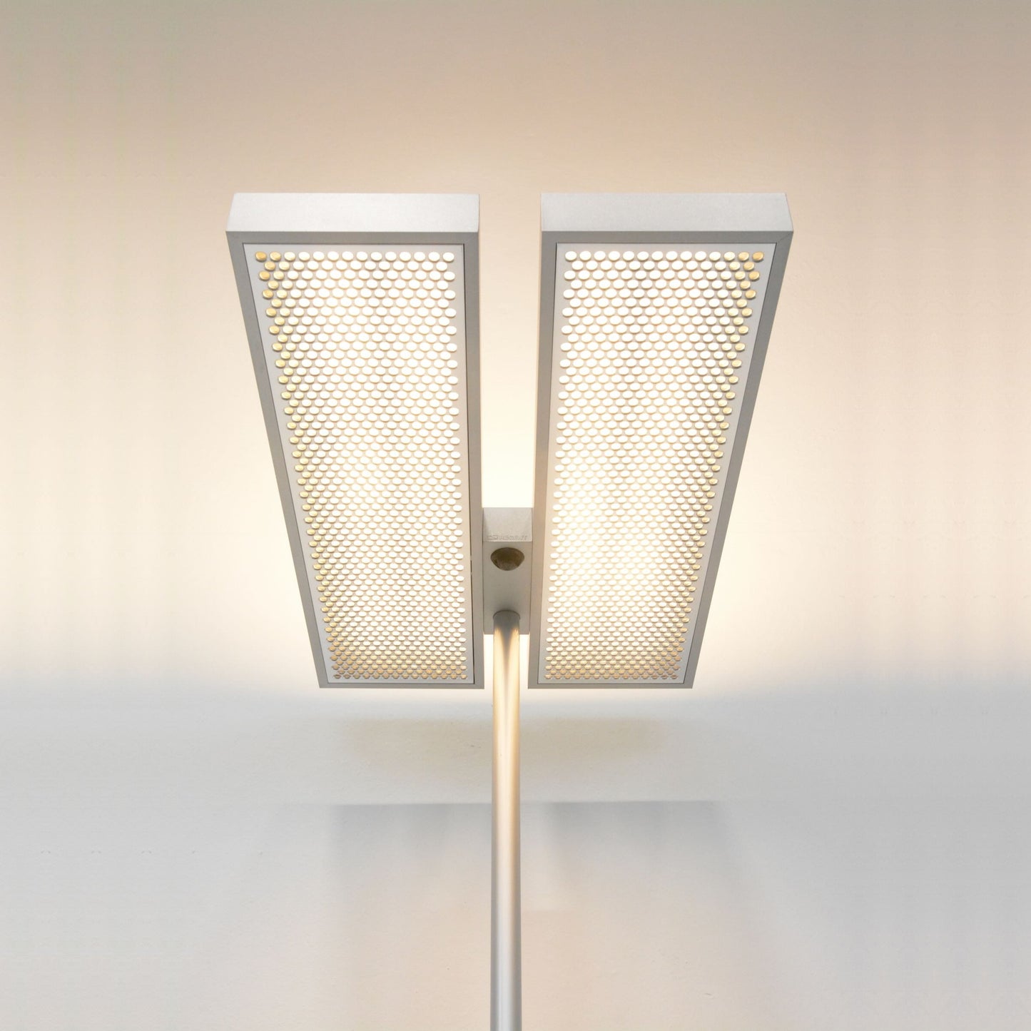 Regent Level Indirekt-/Direktleuchte