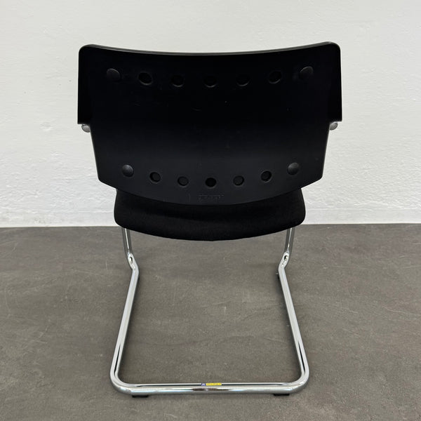 Girsberger 3300 Freischwinger mit Polsterung Stoff Schwarz - Gestell Chrom