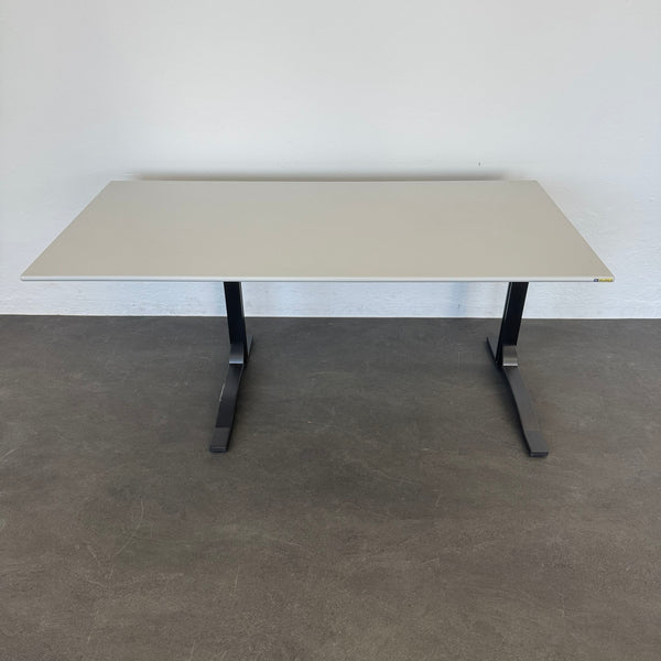 Elan Euroffice Schreibtisch 1600 x 800mm - Lichtgrau