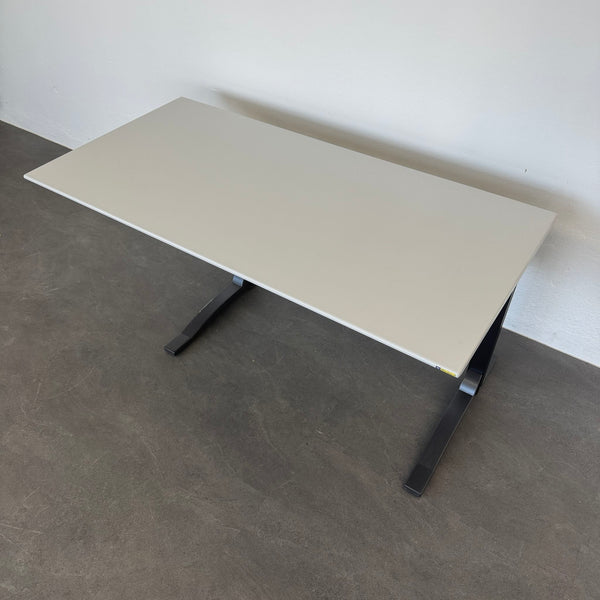 Elan Euroffice Schreibtisch 1600 x 800mm - Lichtgrau