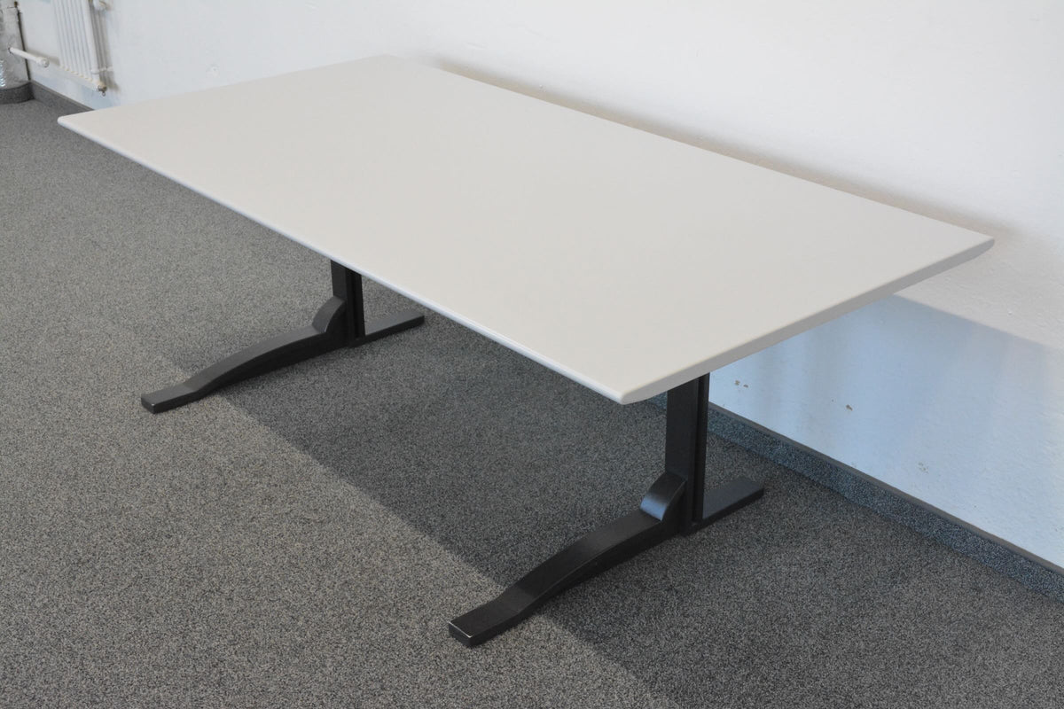 Elan Euroffice Schreibtisch 1600 x 800mm - Lichtgrau