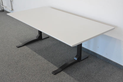 Elan Euroffice Schreibtisch 1600 x 800mm - Lichtgrau