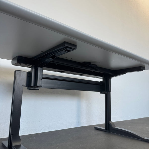 Elan Euroffice Schreibtisch 1600 x 800mm - Lichtgrau