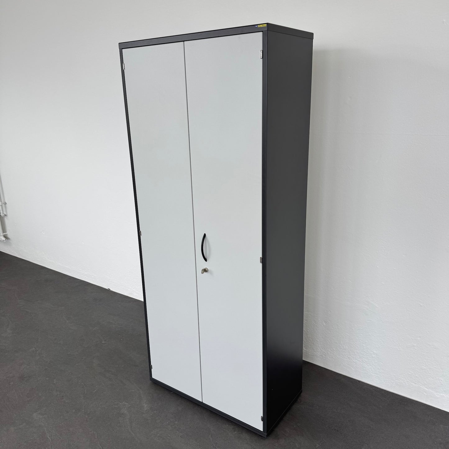 Elan Euroffice Flügeltür-Aktenschrank von links