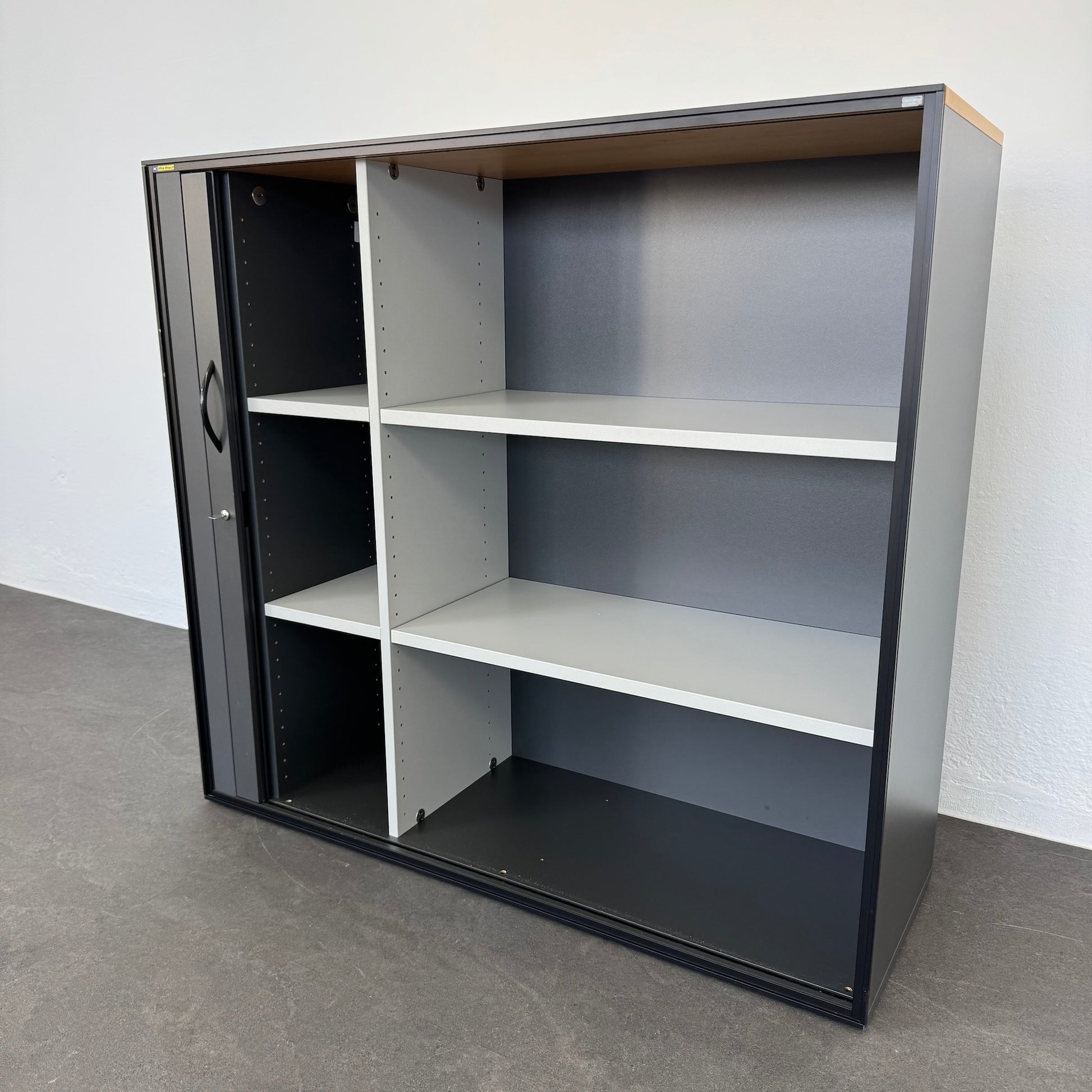 Elan New City Lateralschrank Ansicht von hinten