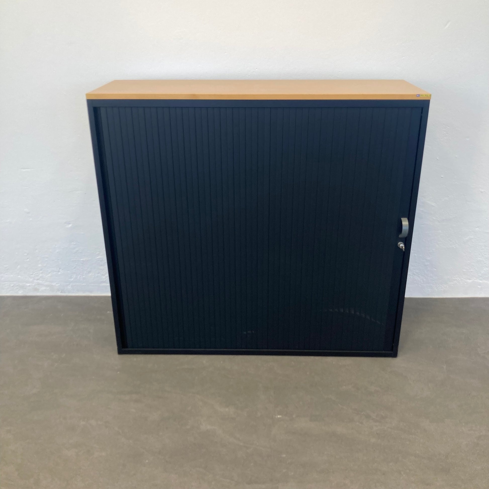 Lista Office Storage Lateralschrank Schwarz mit Buchendeckblatt - 6035905