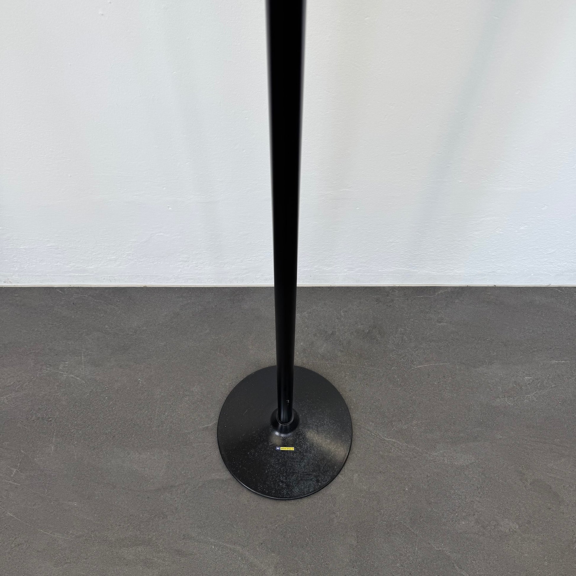 Top Design Classic Garderobenständer Detailfoto Standfuss