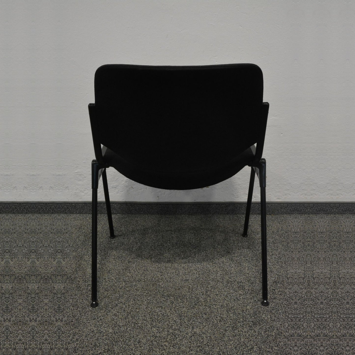 Castelli Piretti Sitzungsstuhl Ansicht von hinten