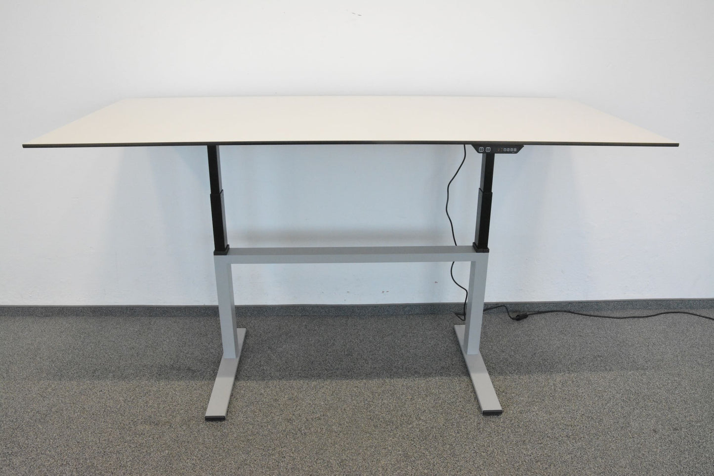 Lista Office LO Choice Sitz-Steh-Schreibtisch mit Vollkern HPL Tischplatte in Weiss