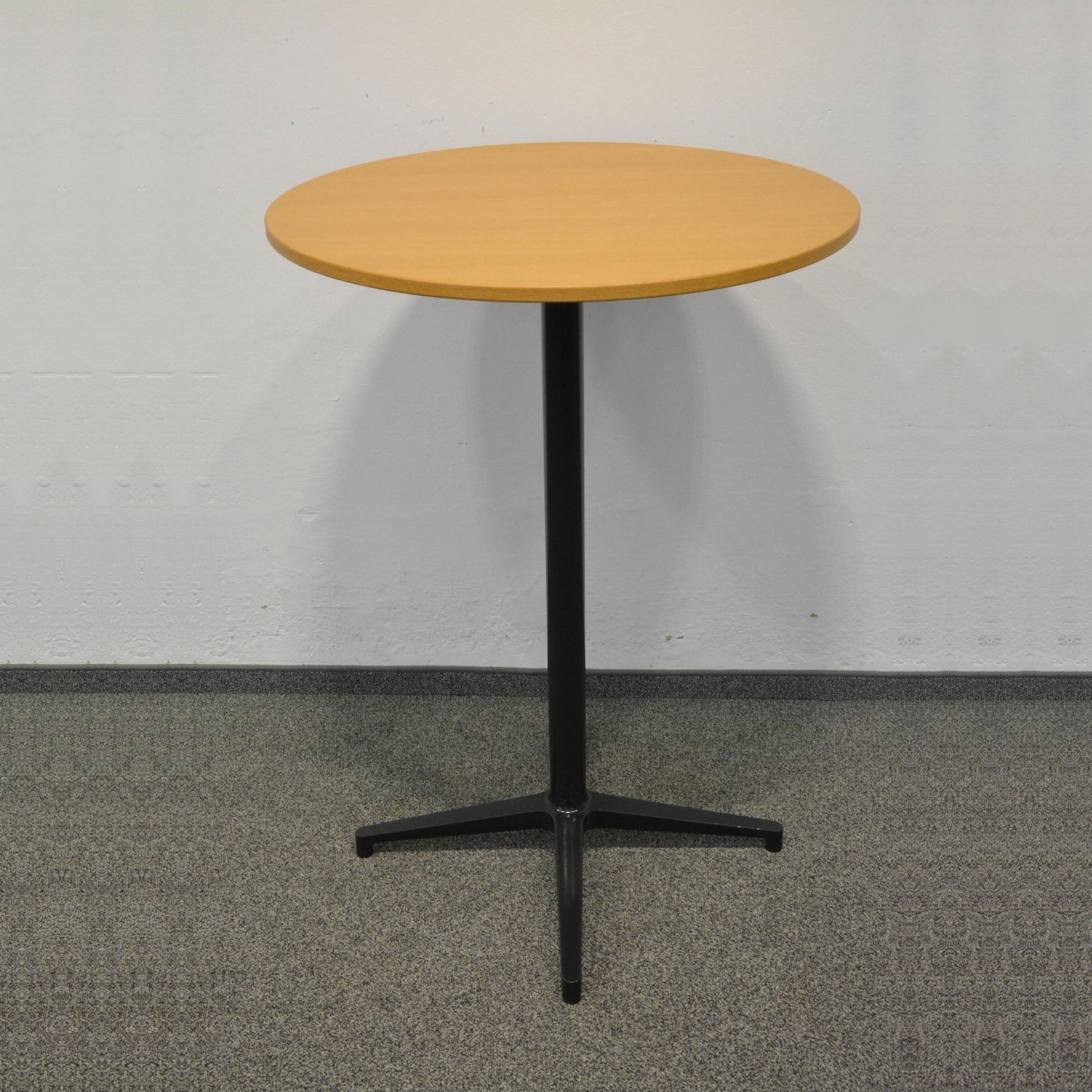 Vitra Bistro Table als Stehtisch 796 mm Durchmesser