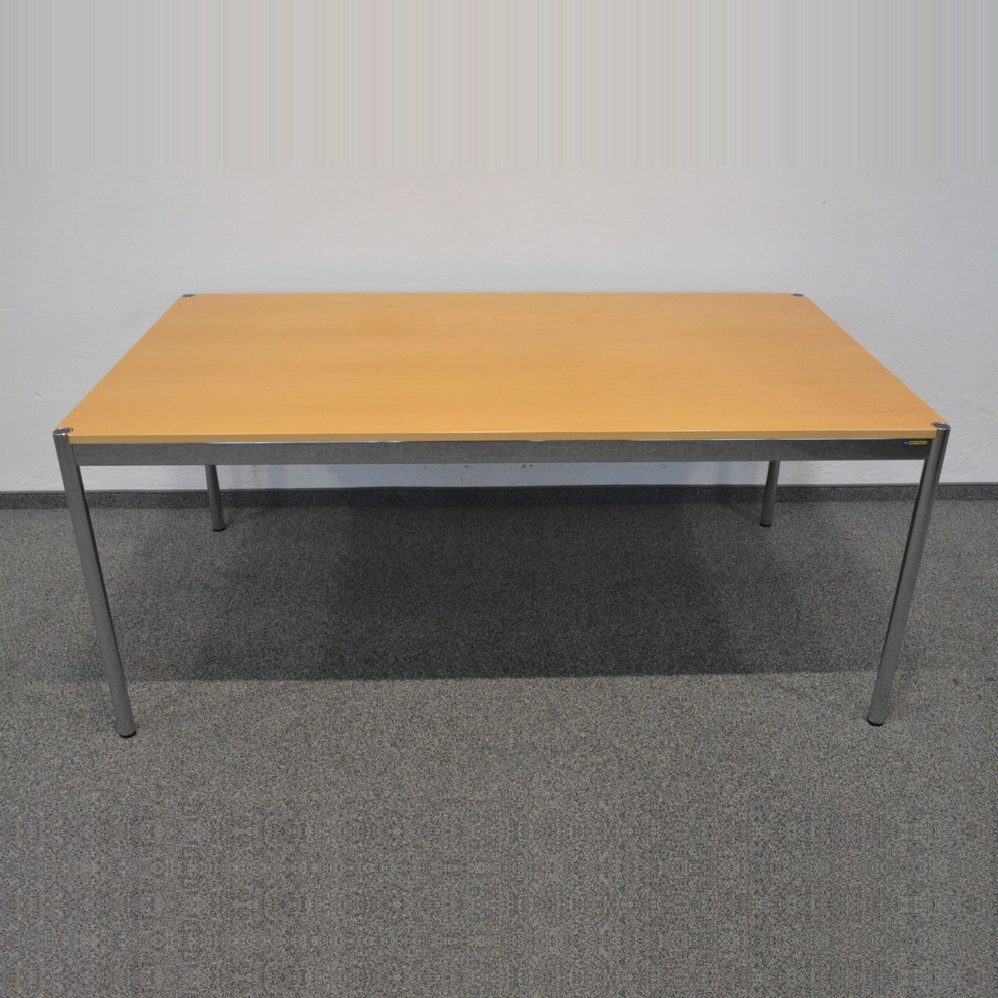USM Haller Classic Schreibtisch 1750 x 1000 mm