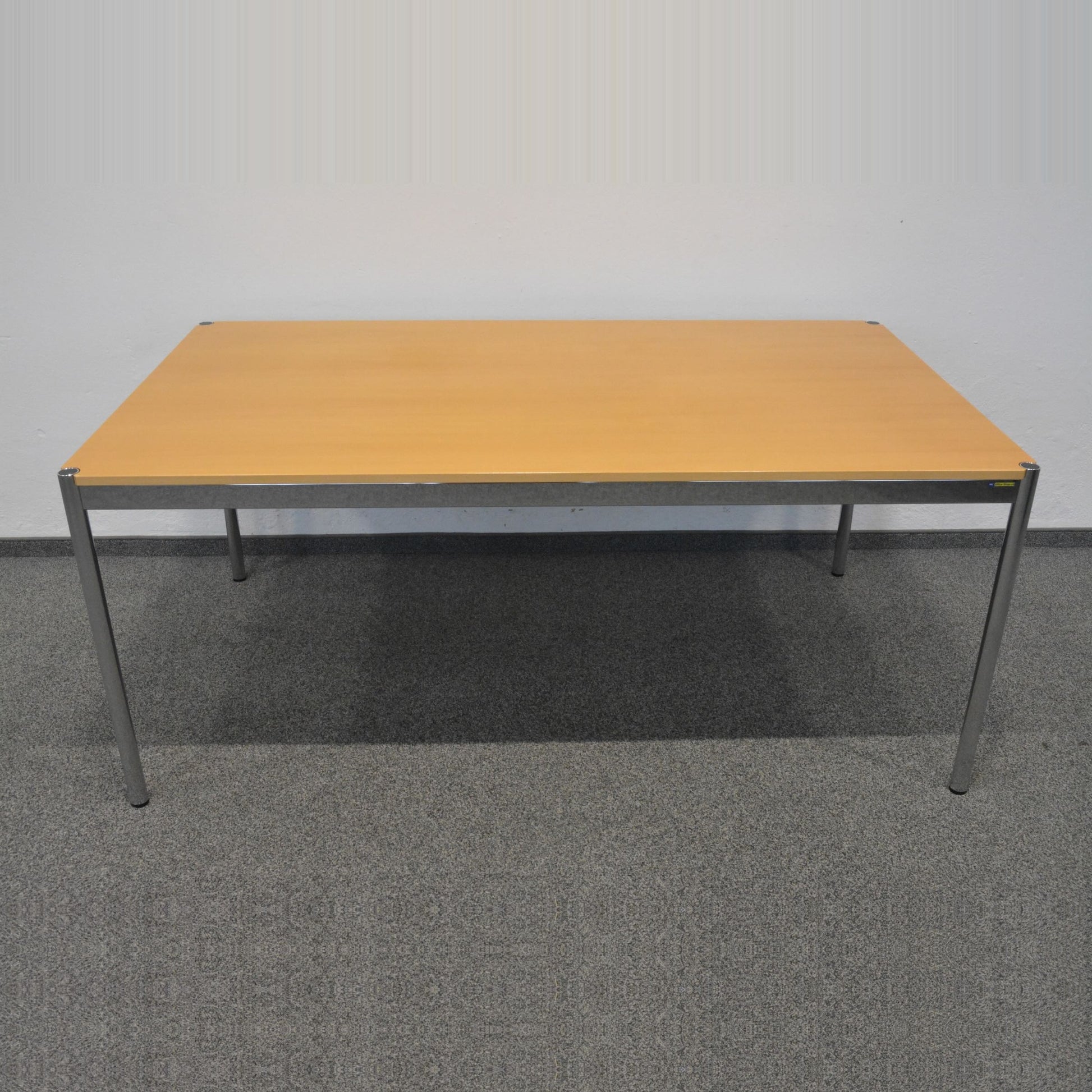 USM Haller Classic Schreibtisch 1750 x 1000 mm