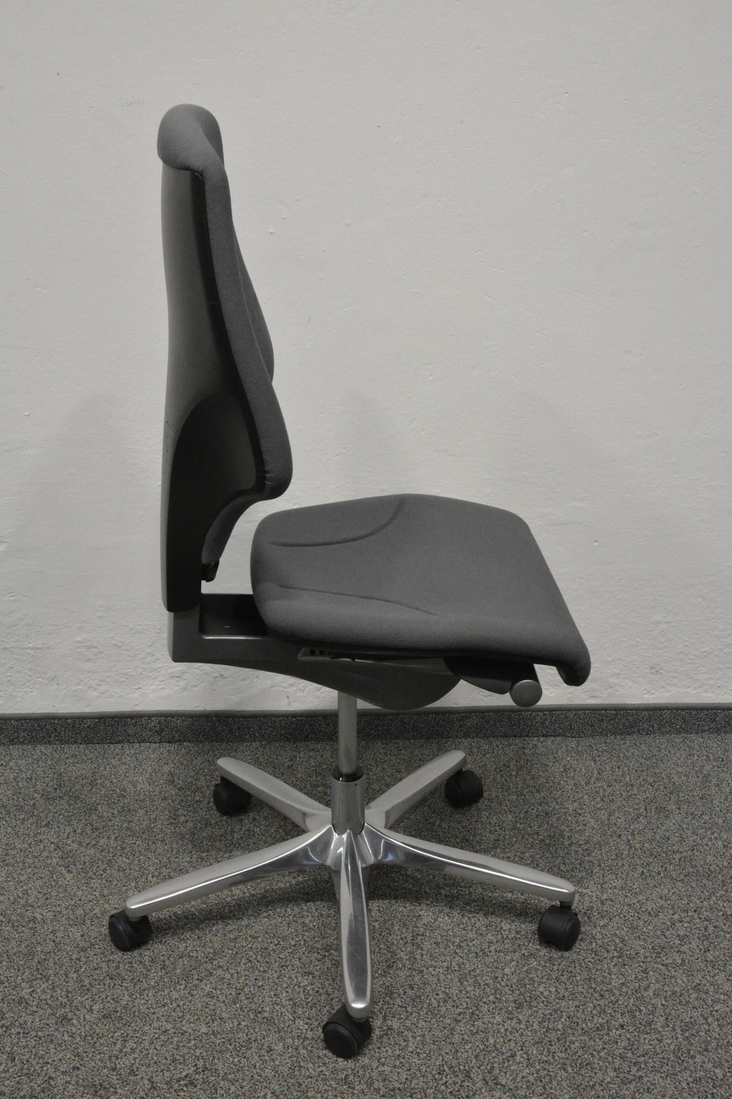 Giroflex G64 Bürodrehstuhl Fusskreuz Metall poliert