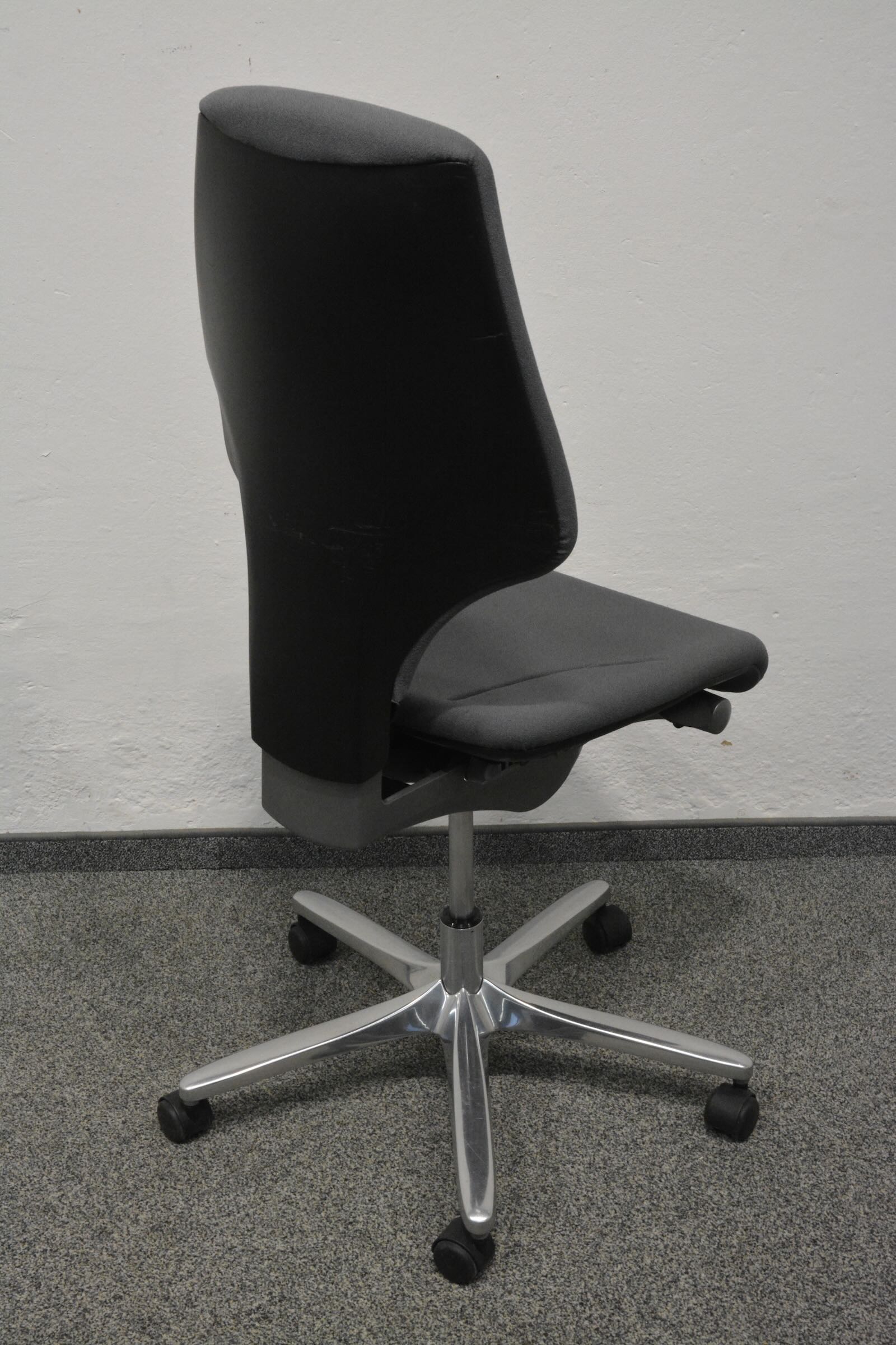 Giroflex G64 Bürodrehstuhl mit Rückenlehne