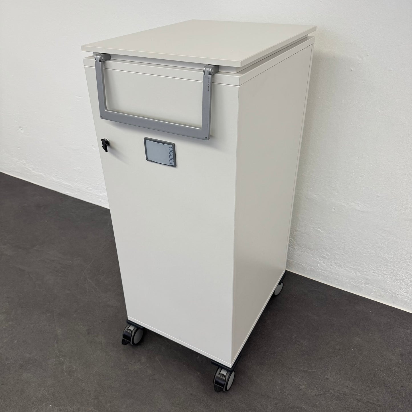 Steelcase Moby Roll-Caddy von der Seite