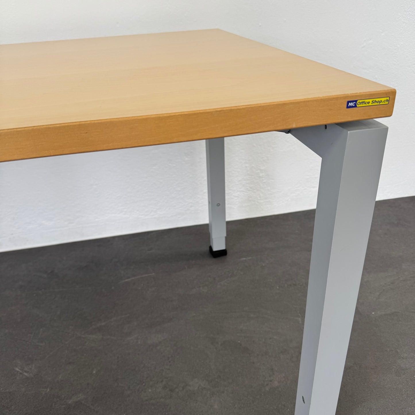 Denz D3 Schreibtisch Ansicht von unten