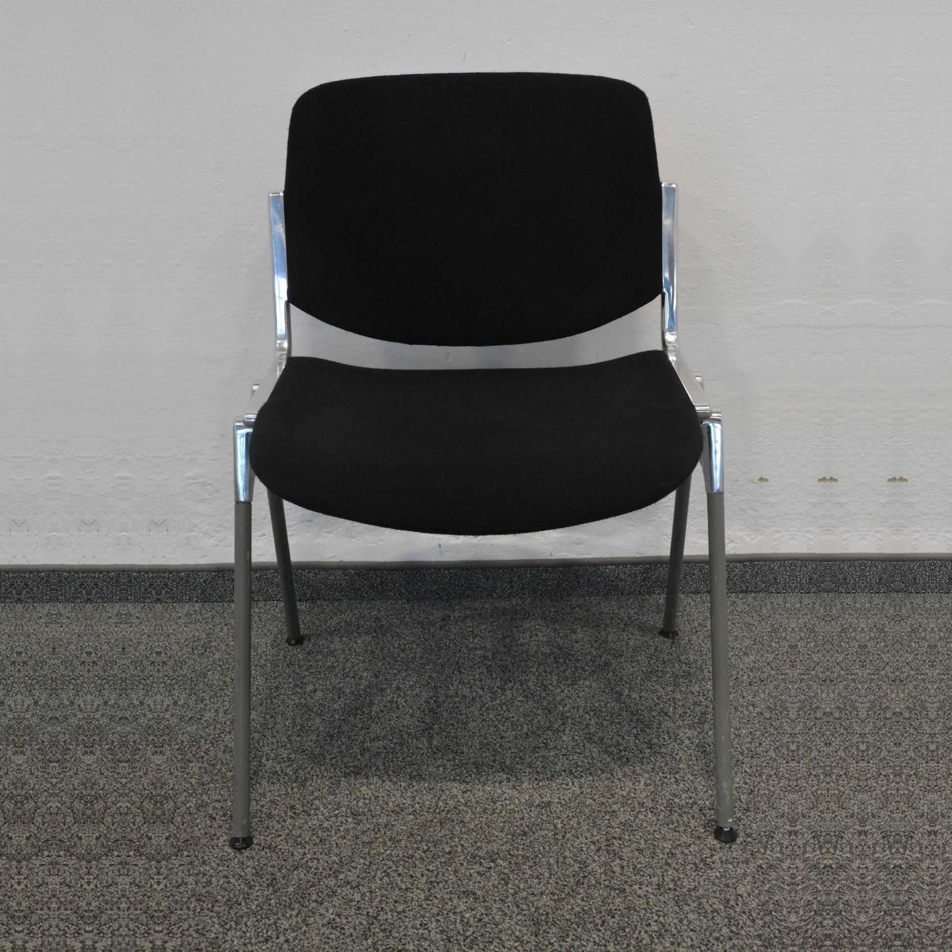 Castelli Piretti Sitzungsstuhl Stoffbezug Schwarz