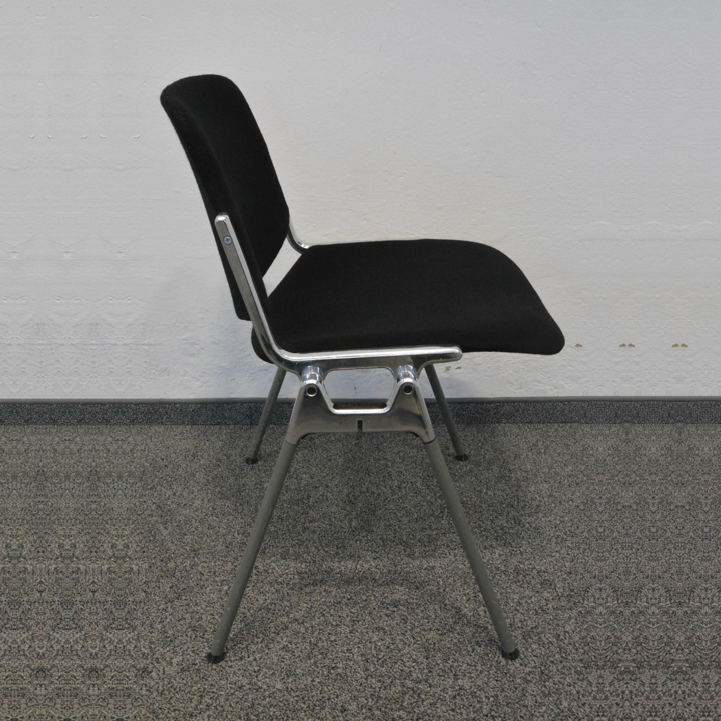 Castelli Piretti Sitzungsstuhl Füsse Grau