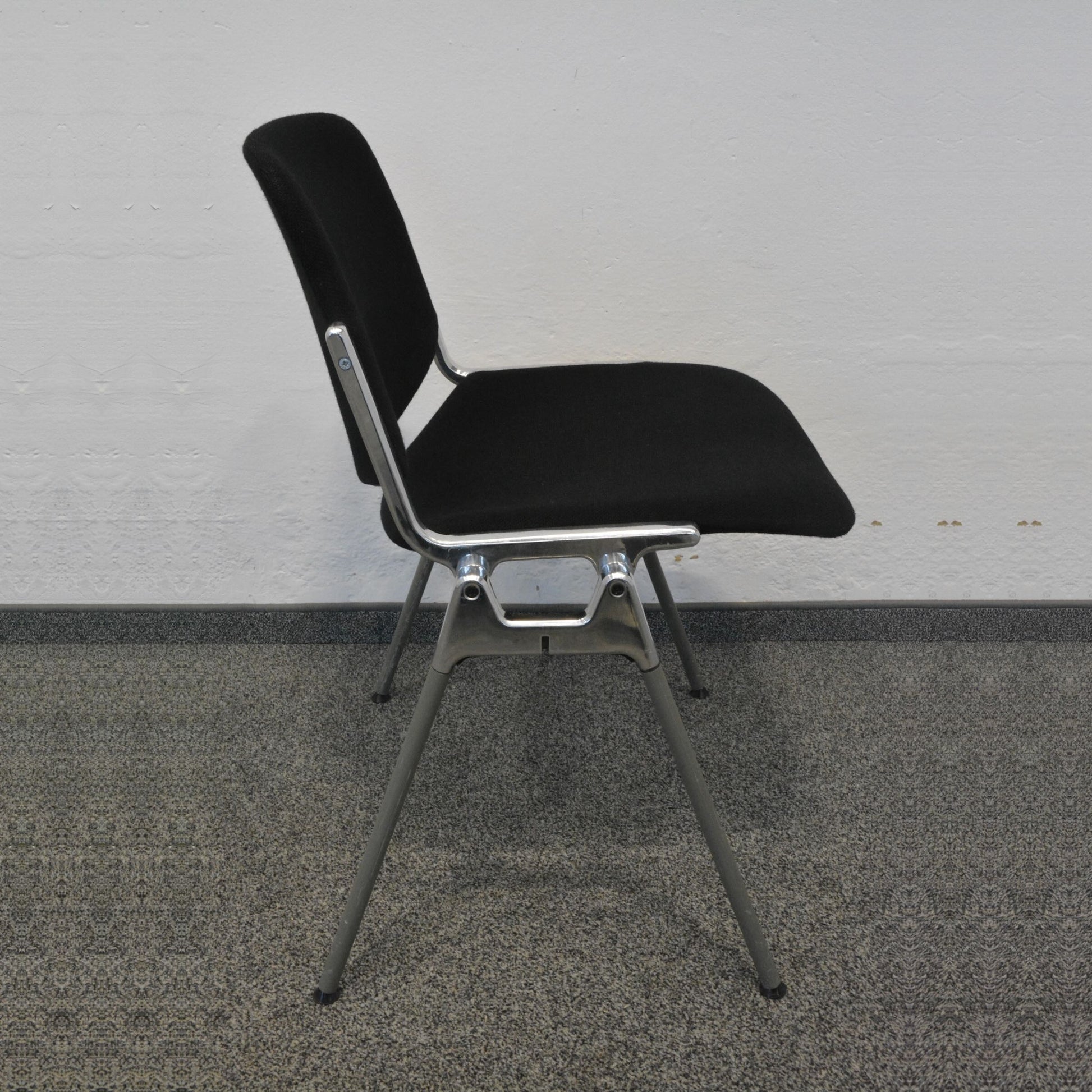 Castelli Piretti Sitzungsstuhl Füsse Grau
