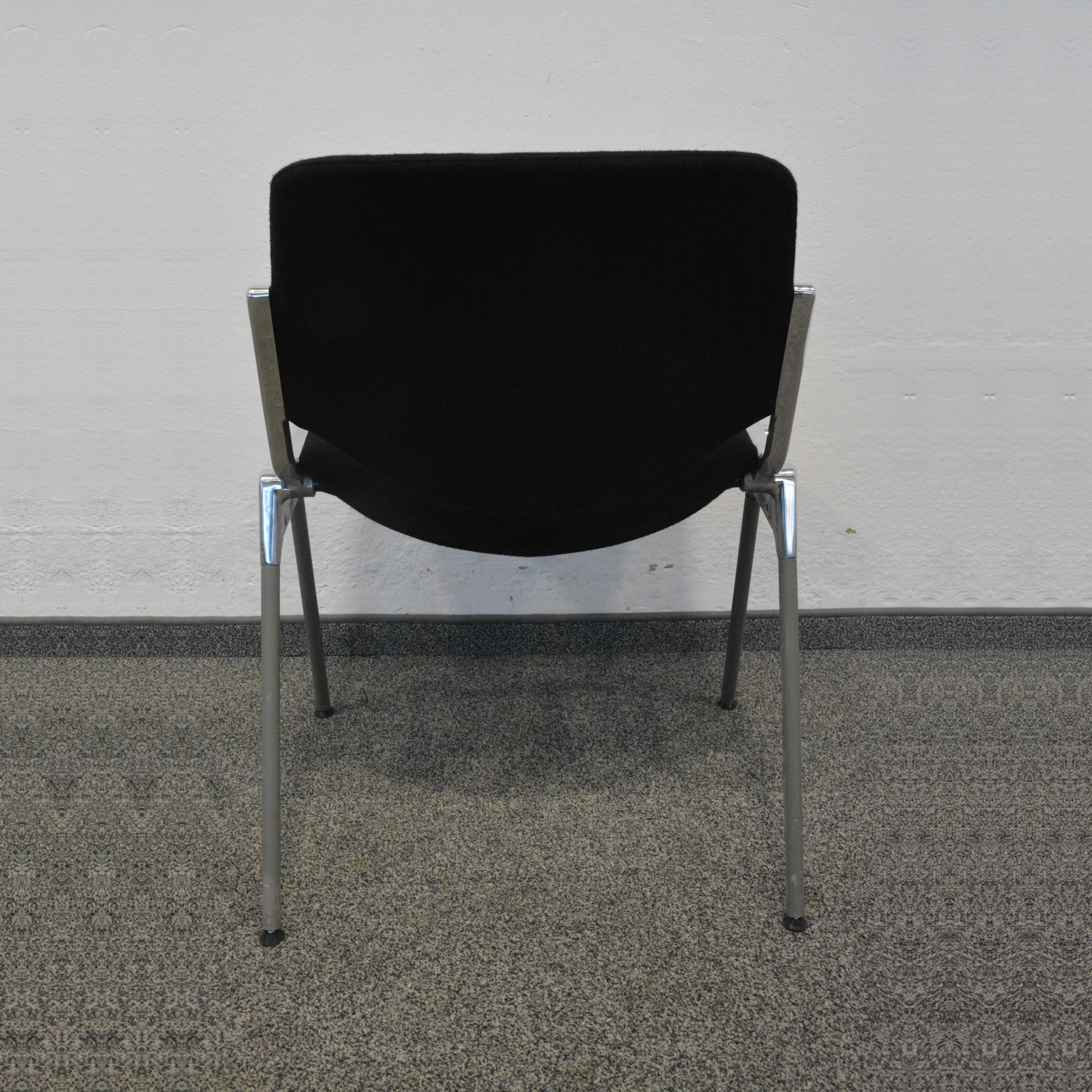 Castelli Piretti Sitzungsstuhl Ansicht von hinten