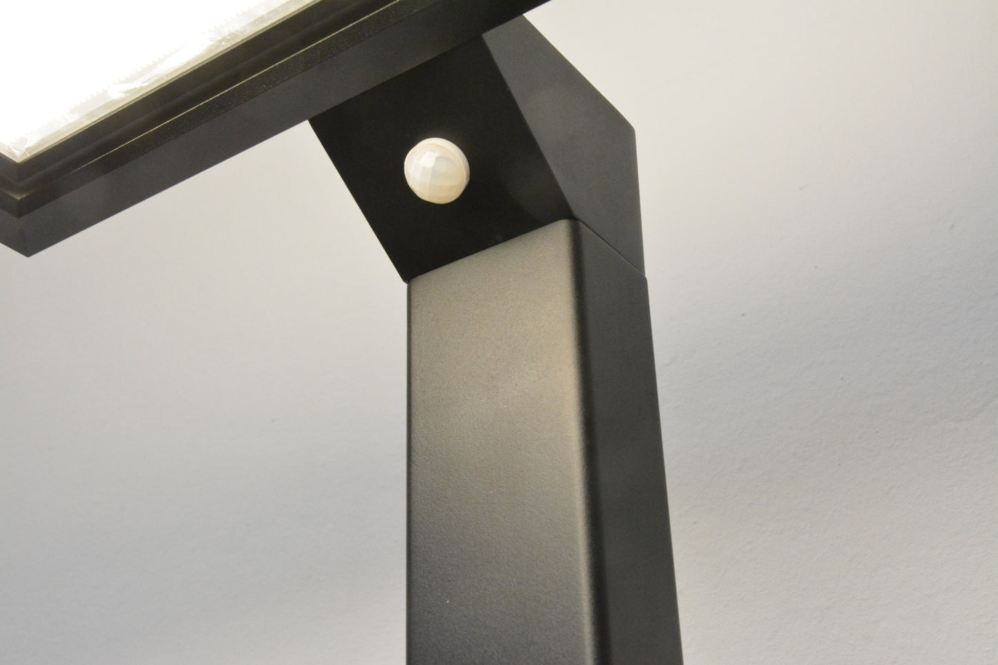 MyLight Classic LED Stehleuchte mit Tageslicht- und Beewegungs-Sensor - 6036162