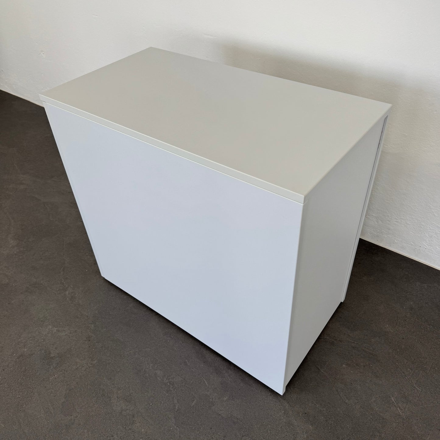 Sitag Apothekerschrank Spanplatte weiss Ansicht von hinten