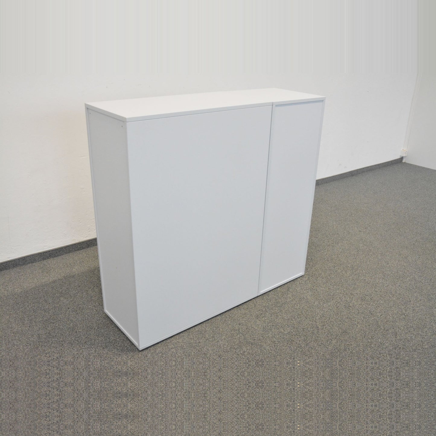 Sitag OrgaTower Apothekerschrank geschlossen von hinten