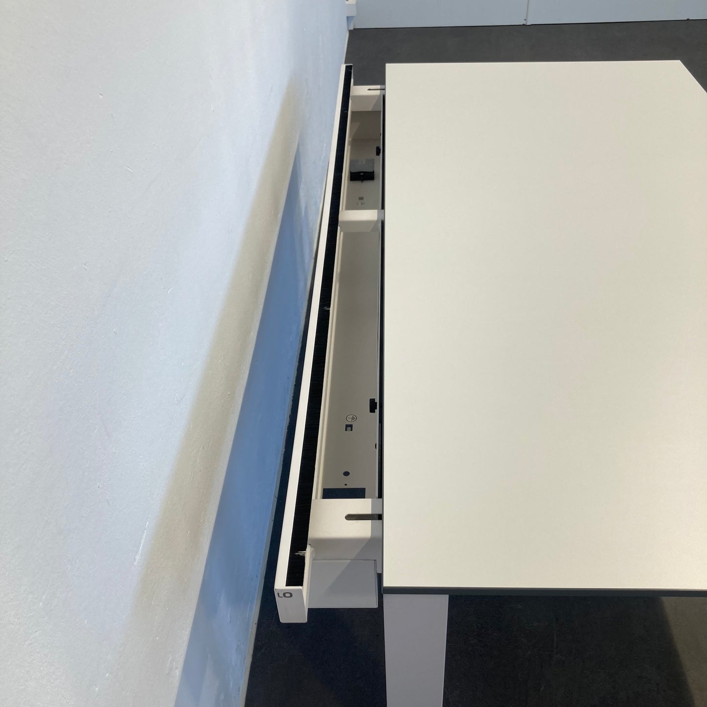 Lista Office LO Extend Schreibtisch Foto Kabelkanal offen - 6036204