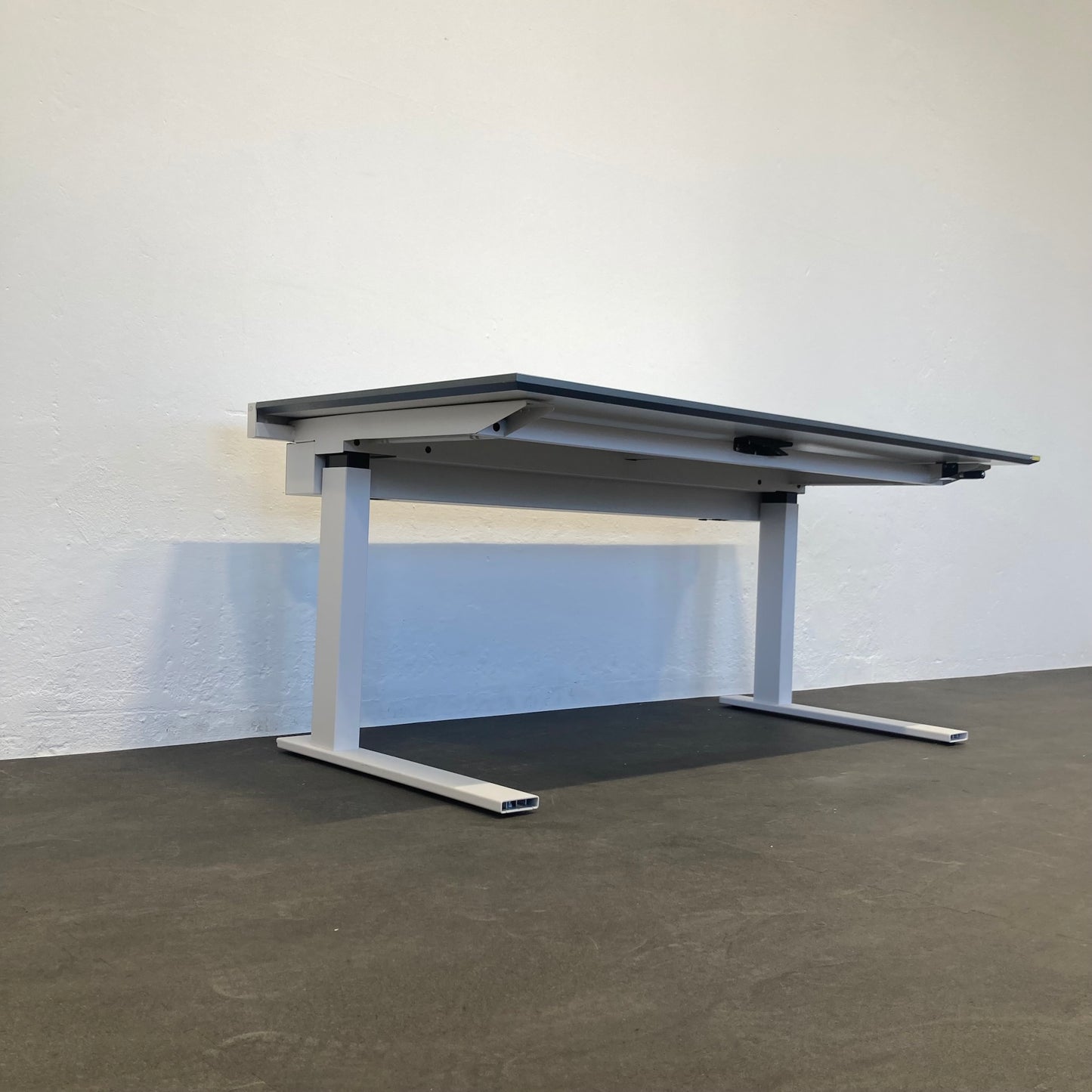 Lista Office LO Extend Schreibtisch seitliche Ansicht von unten - 6036204
