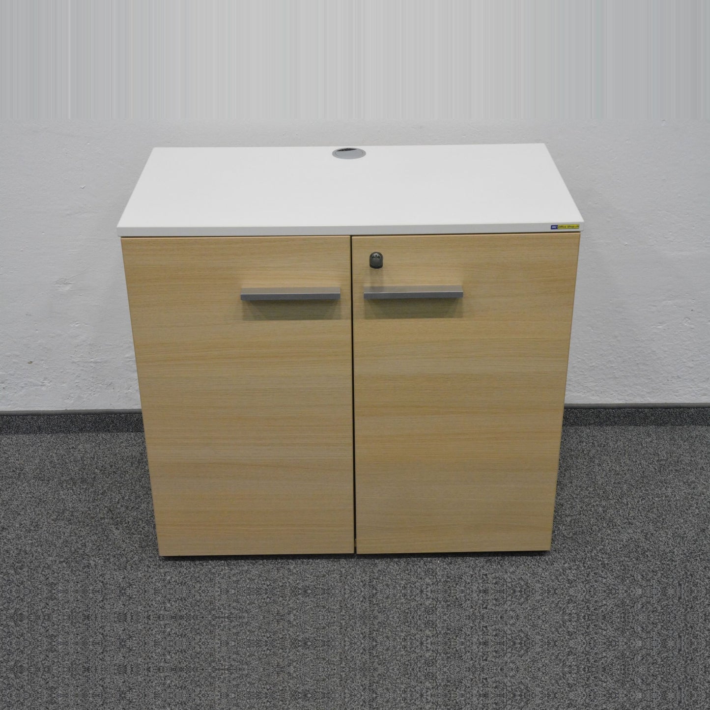 Echo Flügeltür-Aktenschrank aus Spanplatte in Eichendekor