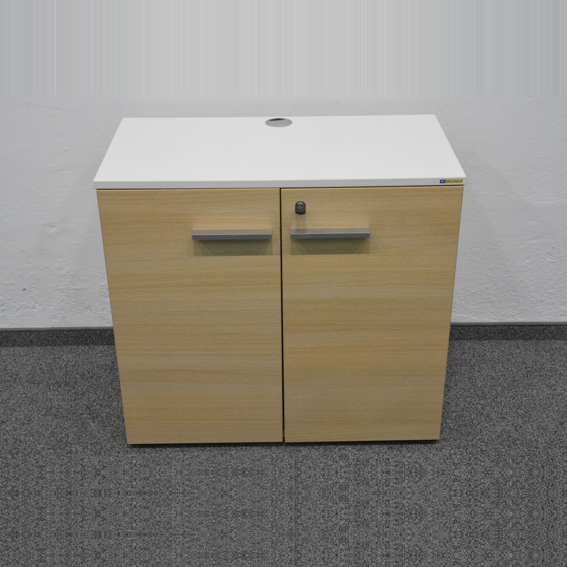 Echo Flügeltür-Aktenschrank aus Spanplatte in Eichendekor