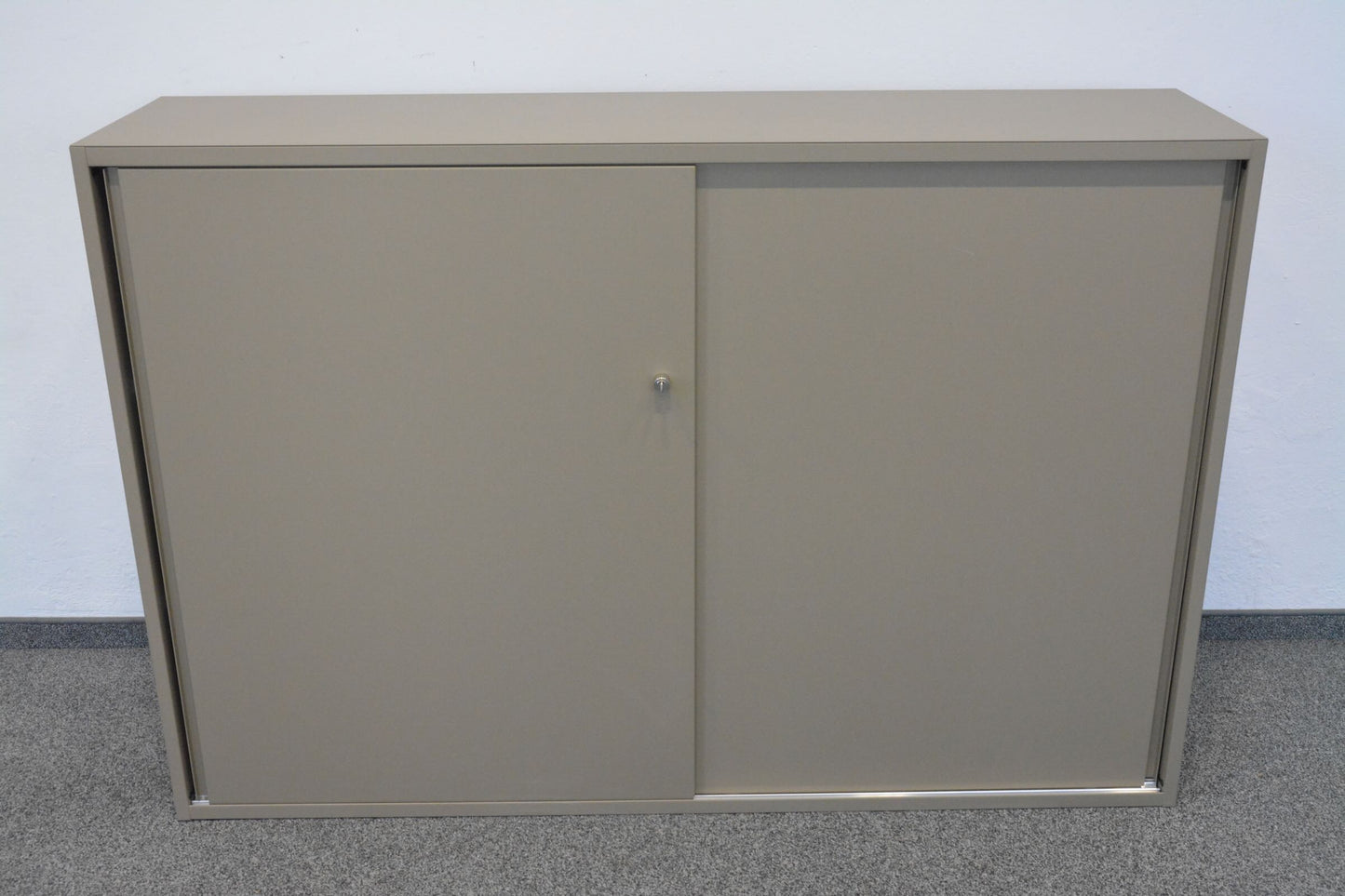 Lista Storage Schiebetür-Aktenschrank Metall Oliv