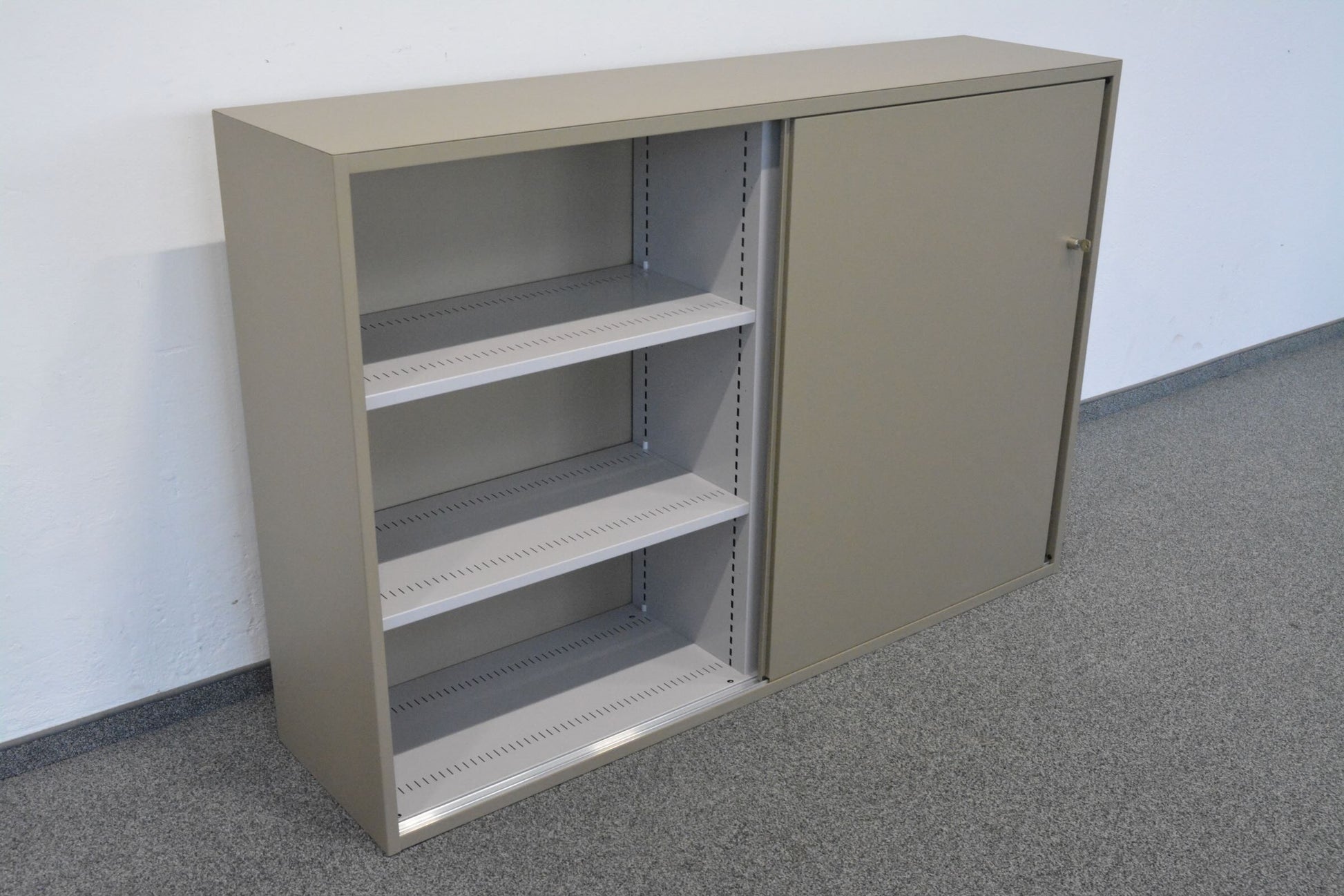 Lista Storage Schiebetür-Aktenschrank für 3 Ordner-Reihen