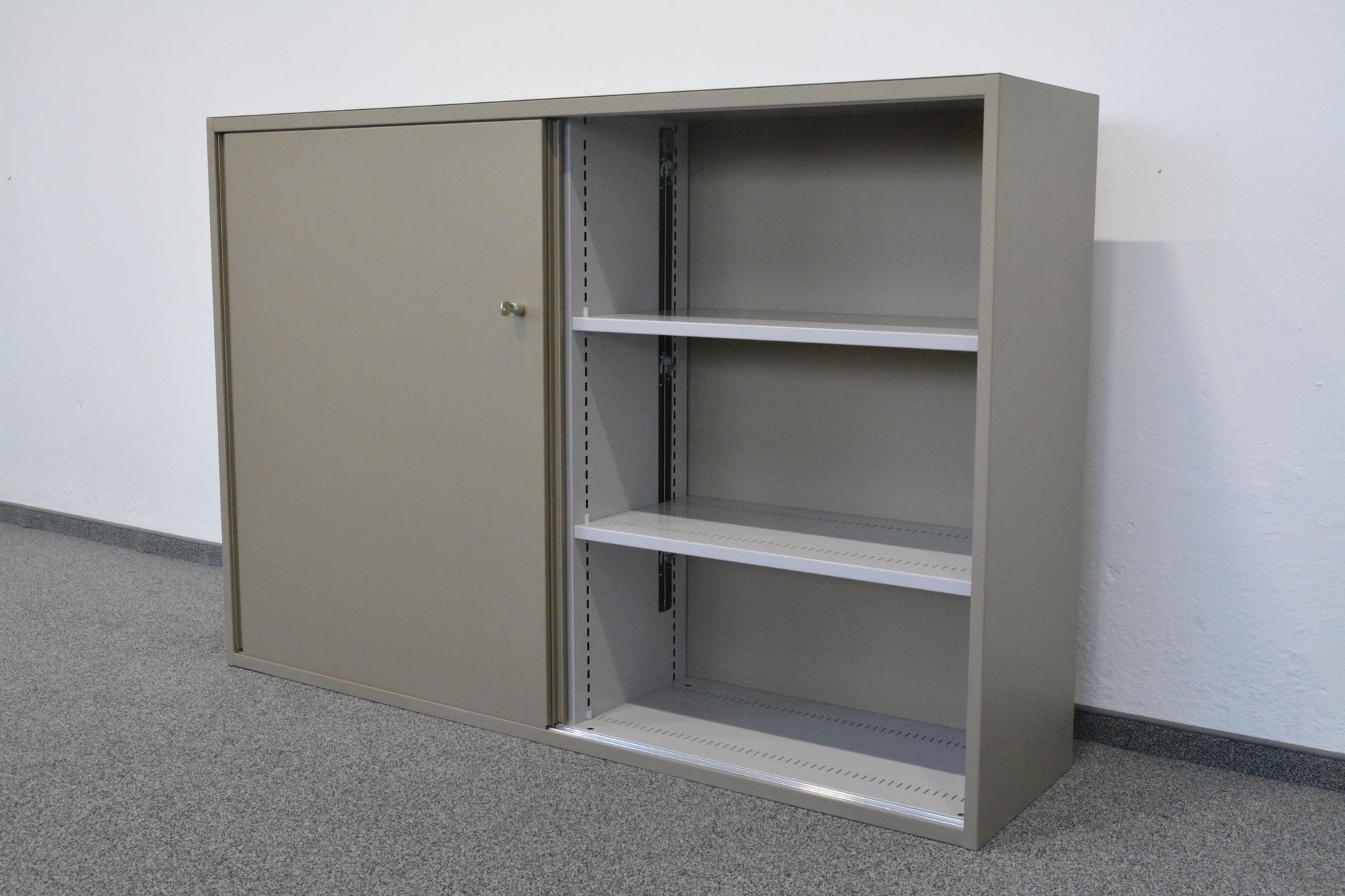 Lista Storage Schiebetür-Aktenschrank 1600mm breit