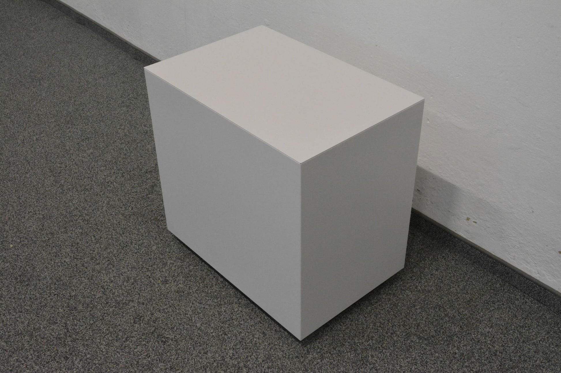 Lista Office Serie L Roll-Korpus Ansicht von hinten
