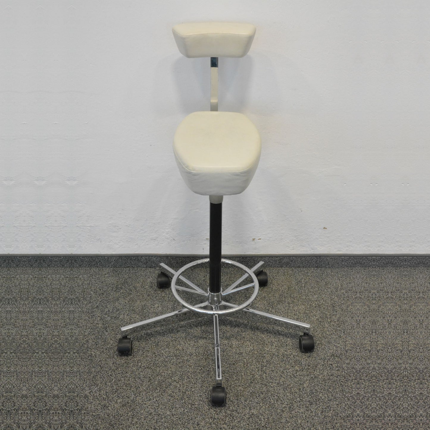 Vitra Nelson Perch Arbeitsstuhl mit Armstütze Leder Beige