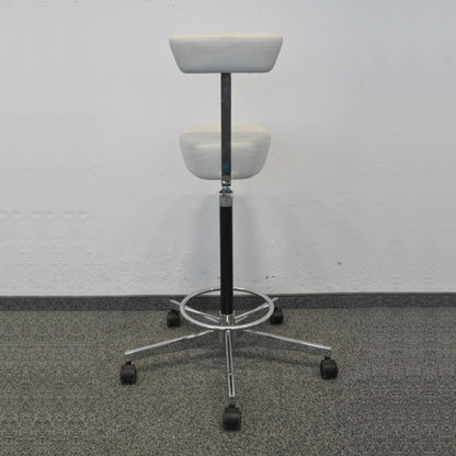 Vitra Nelson Perch Arbeitsstuhl mit Armstütze von hinten - 6036306