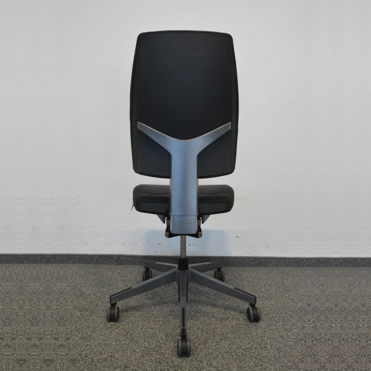 Giroflex G68 Bürodrehstuhl Ansicht von hinten